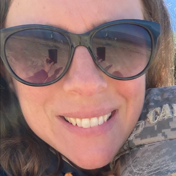 Meet your Posher, Alicia - Picture 1 of 2